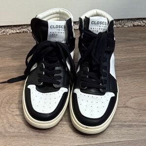 NEW CLOSED ITALY Black and White High-Top Sneakers